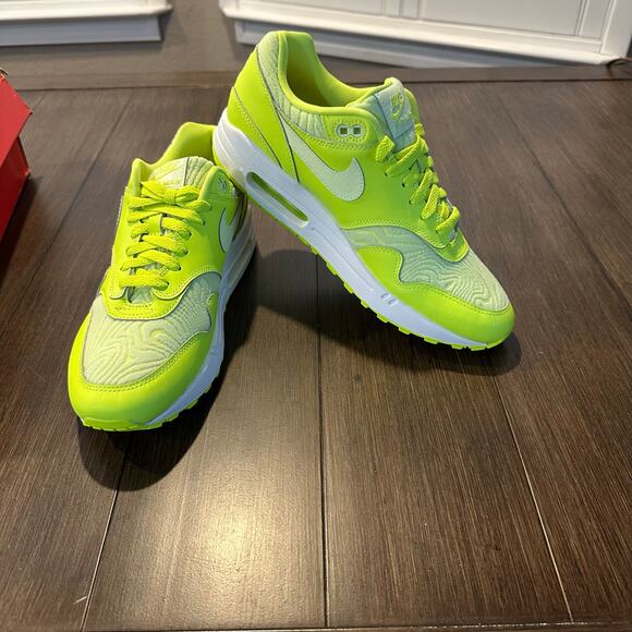 Nike Air Max 1 PRM Volt Mens Size 9.5 - Picture 1 of 9
